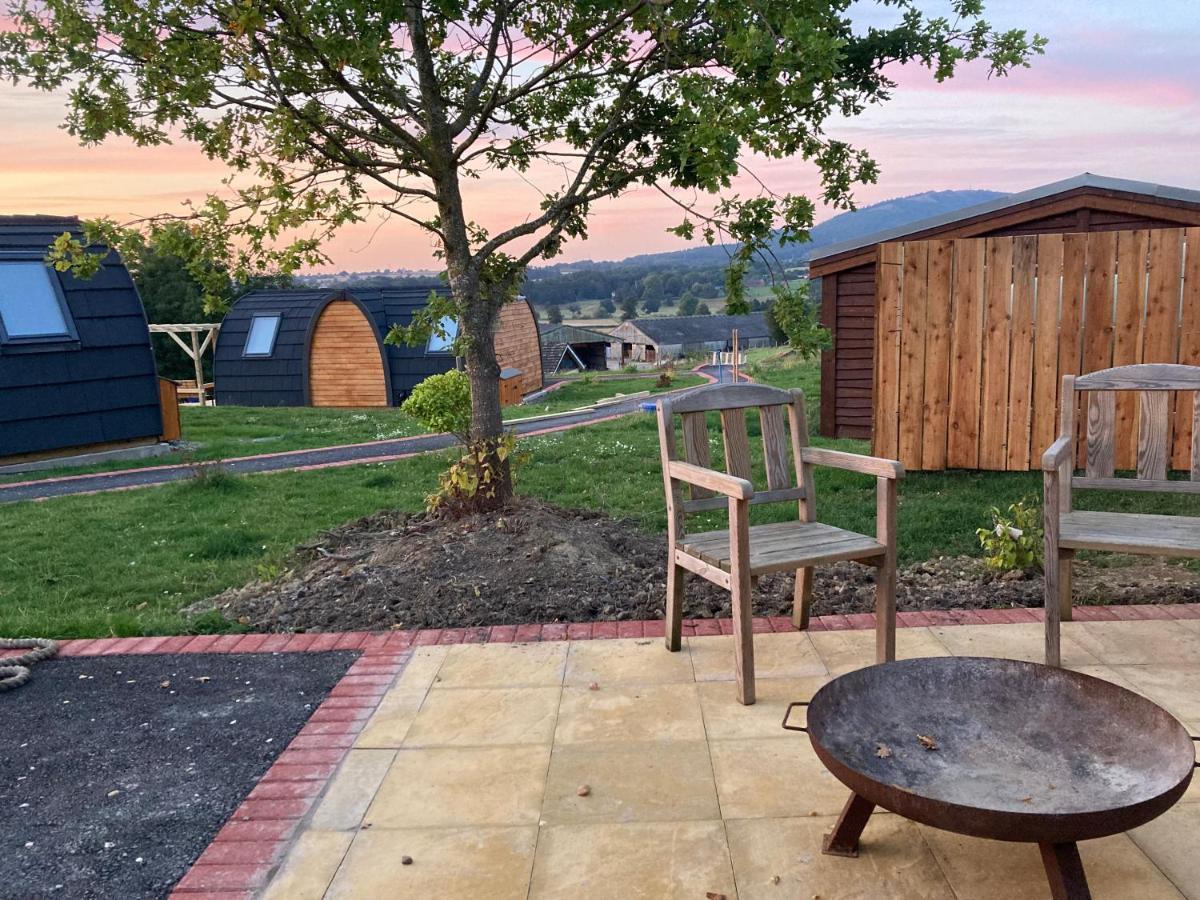 Hotel Squirrel Glamping Pod School House Farm Leighton  Exteriér fotografie
